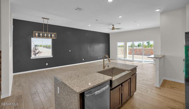 6933 Levee Circle, El Paso, TX 79932