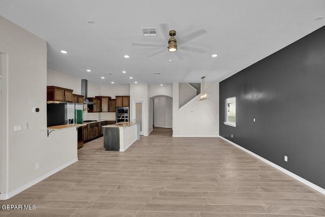 6933 Levee Circle, El Paso, TX 79932