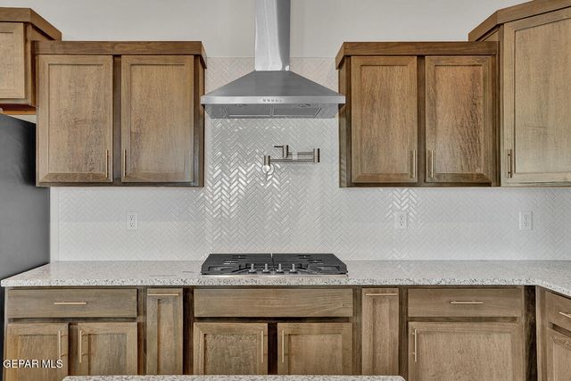 6933 Levee Circle, El Paso, TX 79932