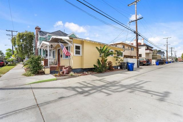 1011 8th Street, Coronado, CA 92118