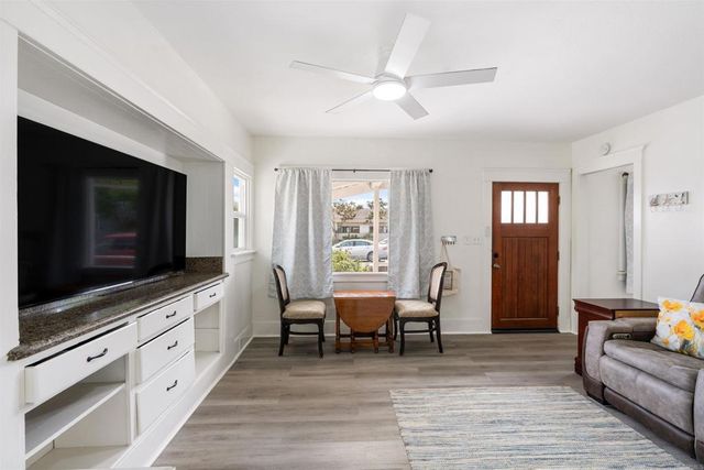 1011 8th Street, Coronado, CA 92118