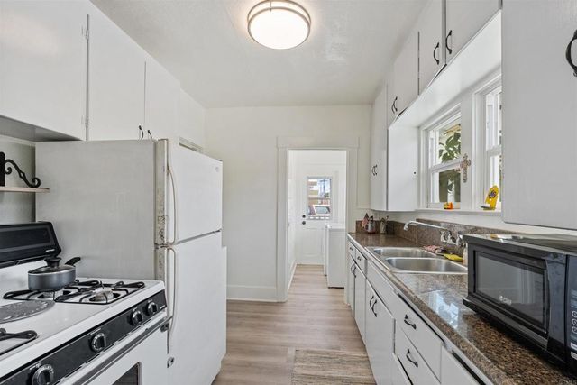 1011 8th Street, Coronado, CA 92118