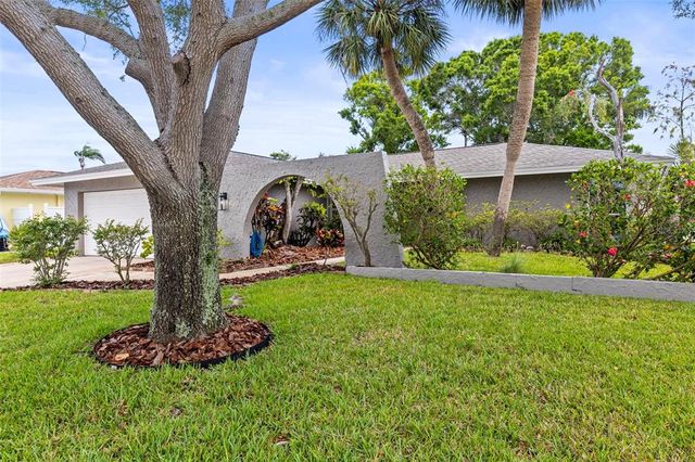 13841 89TH AVENUE, Seminole, FL 33776