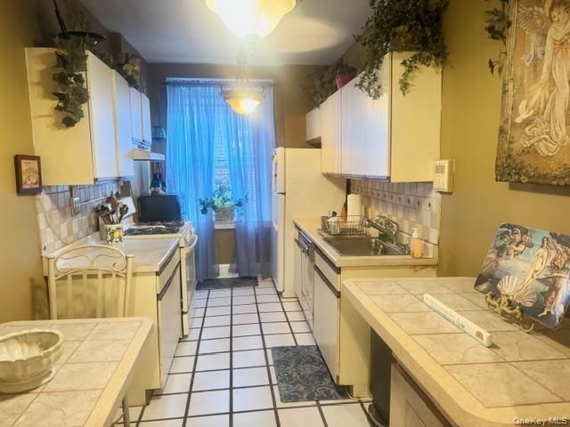 185 Atlantic Avenue B-10, Lynbrook, NY 11563