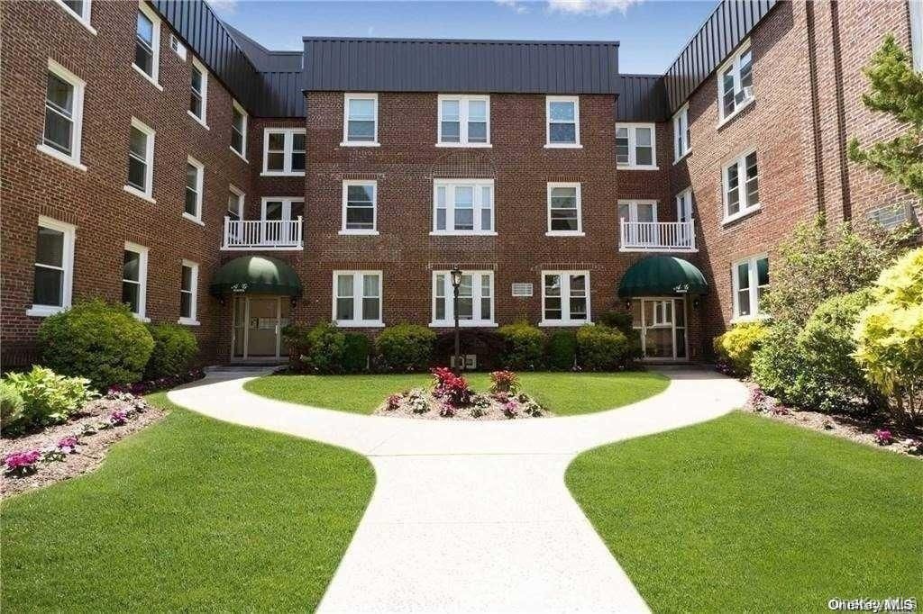 185 Atlantic Avenue B-10, Lynbrook, NY 11563