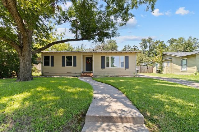 1424 Bowie Drive, Corsicana, TX 75110