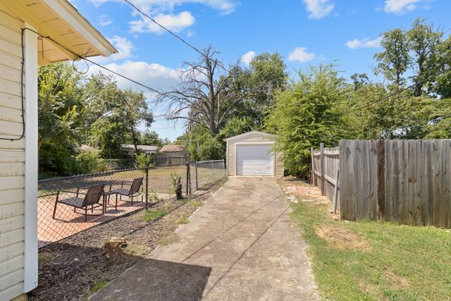 1424 Bowie Drive, Corsicana, TX 75110