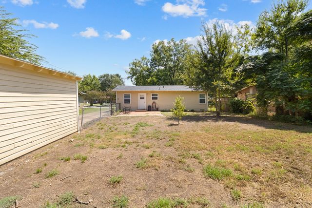 1424 Bowie Drive, Corsicana, TX 75110