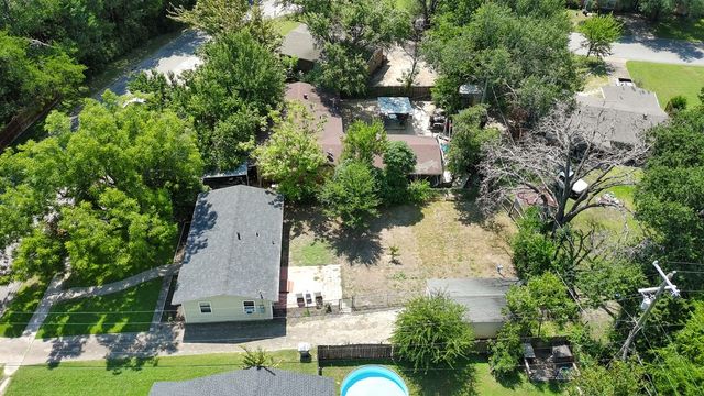 1424 Bowie Drive, Corsicana, TX 75110