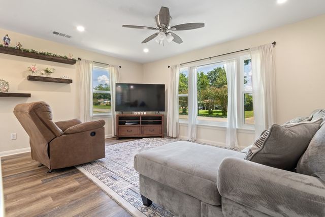 1424 Bowie Drive, Corsicana, TX 75110