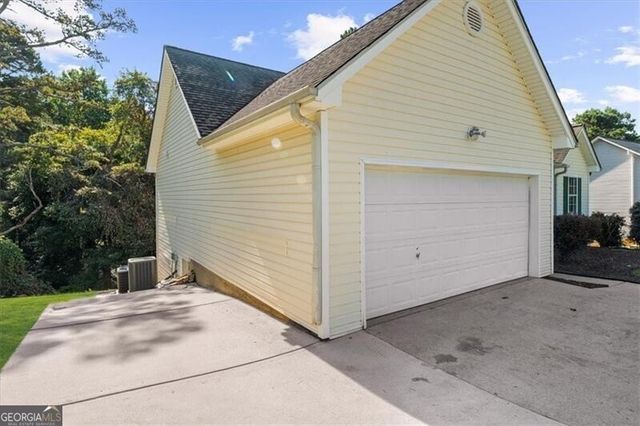 4827 Daintree Court, Flowery Branch, GA 30542