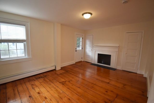 17 Beckford St 4, Salem, MA 01970