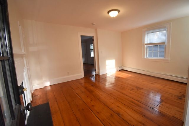 17 Beckford St 4, Salem, MA 01970