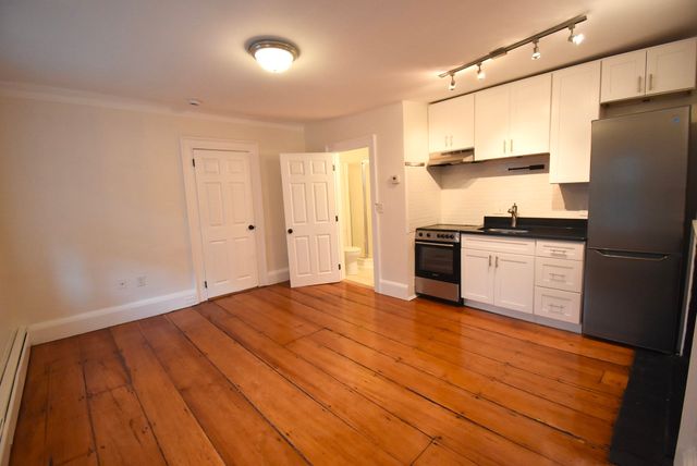 17 Beckford St 4, Salem, MA 01970