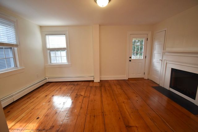 17 Beckford St 4, Salem, MA 01970