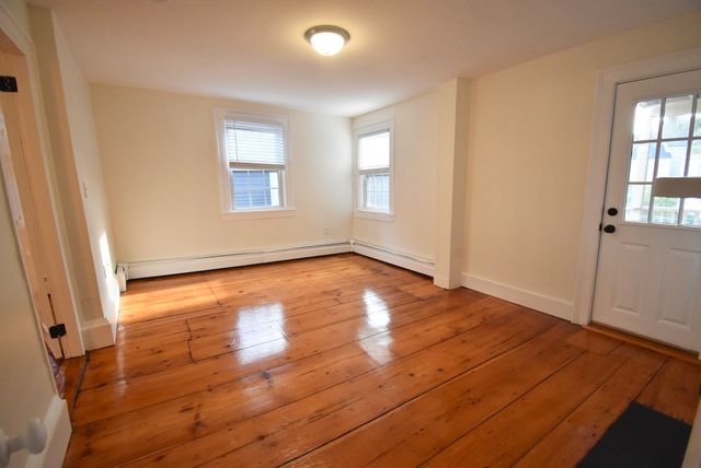 17 Beckford St 4, Salem, MA 01970