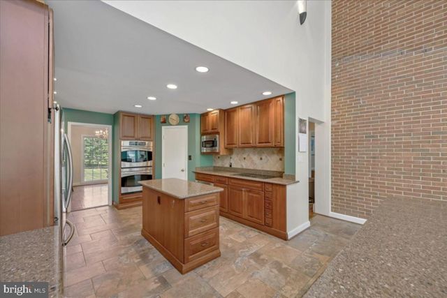 13113 CHESTNUT OAK DR, Darnestown, MD 20878