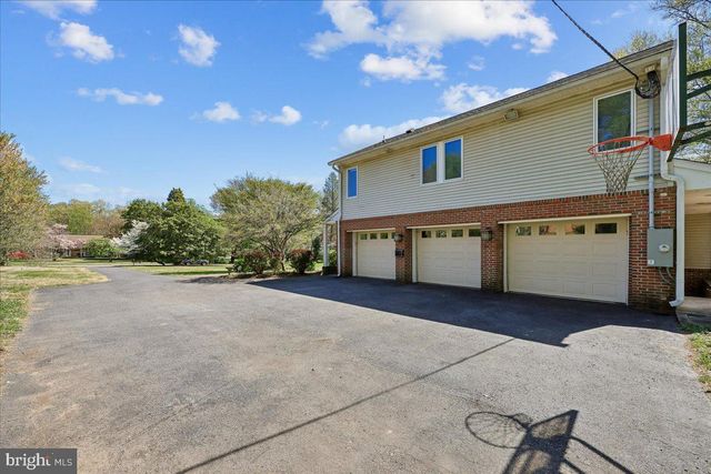 13113 CHESTNUT OAK DR, Darnestown, MD 20878