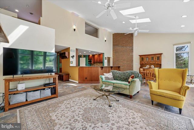 13113 CHESTNUT OAK DR, Darnestown, MD 20878