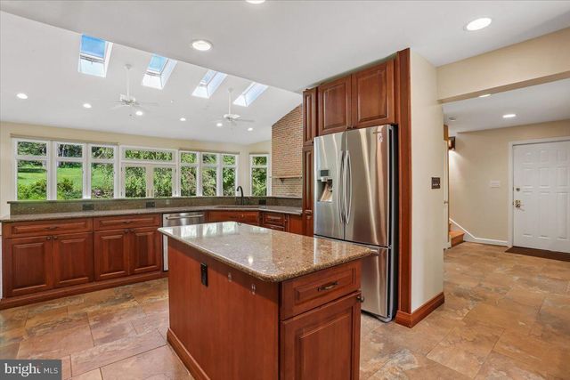 13113 CHESTNUT OAK DR, Darnestown, MD 20878