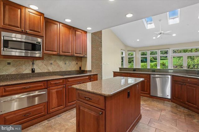 13113 CHESTNUT OAK DR, Darnestown, MD 20878