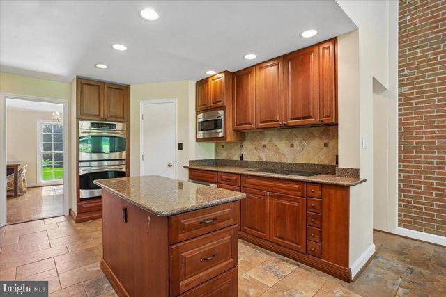 13113 CHESTNUT OAK DR, Darnestown, MD 20878