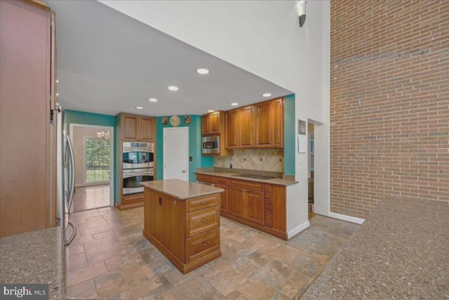13113 CHESTNUT OAK DR, Darnestown, MD 20878