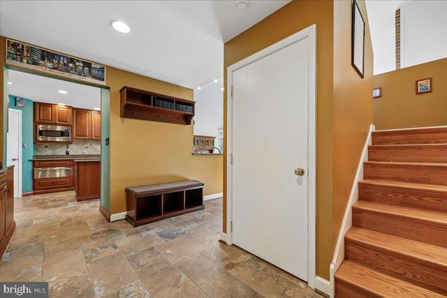 13113 CHESTNUT OAK DR, Darnestown, MD 20878