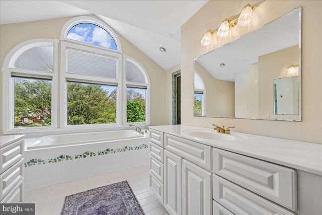 13113 CHESTNUT OAK DR, Darnestown, MD 20878