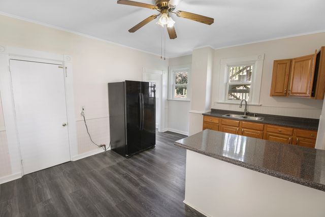 2024 Dixwell Street, Davenport, IA 52802