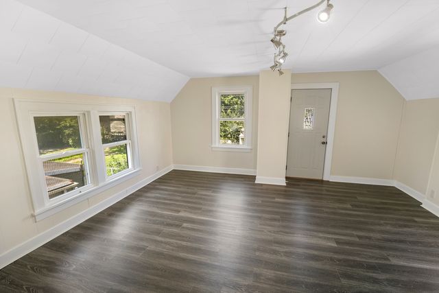 2024 Dixwell Street, Davenport, IA 52802