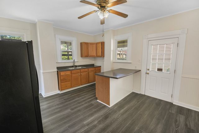 2024 Dixwell Street, Davenport, IA 52802