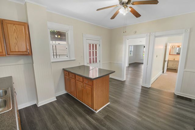2024 Dixwell Street, Davenport, IA 52802