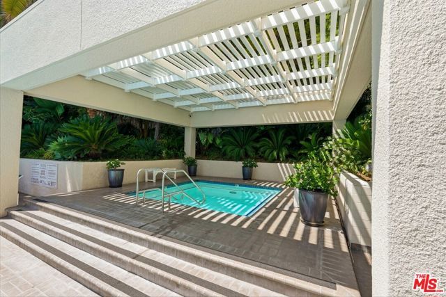 1131 Alta Loma Road 326, West Hollywood, CA 90069