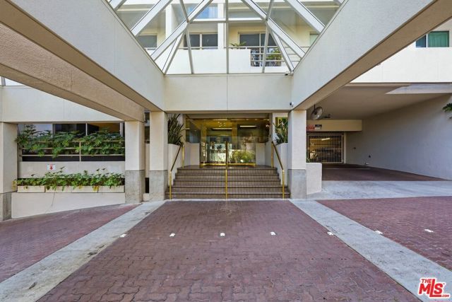 1131 Alta Loma Road 326, West Hollywood, CA 90069