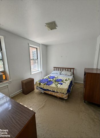 7261 113th St Apt 3C, New York City, NY 11375