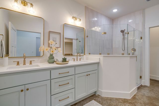 106 Cardinal Woods Court, Granbury, TX 76049