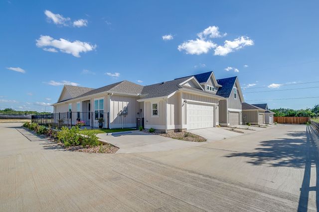 106 Cardinal Woods Court, Granbury, TX 76049