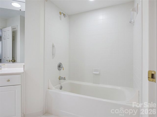 8952 Challis Hill Lane, Charlotte, NC 28226