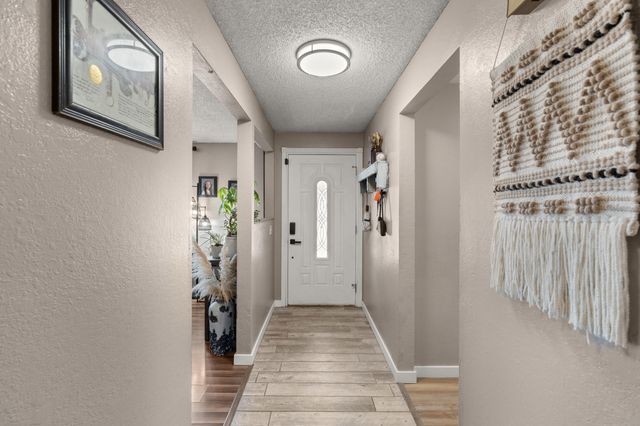 2190 Delta Waters Road, Medford, OR 97504