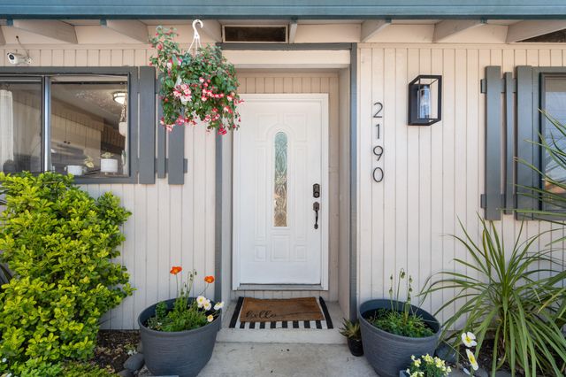 2190 Delta Waters Road, Medford, OR 97504