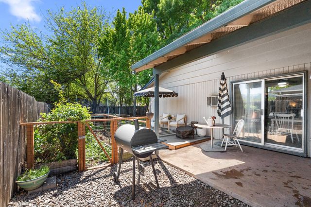 2190 Delta Waters Road, Medford, OR 97504