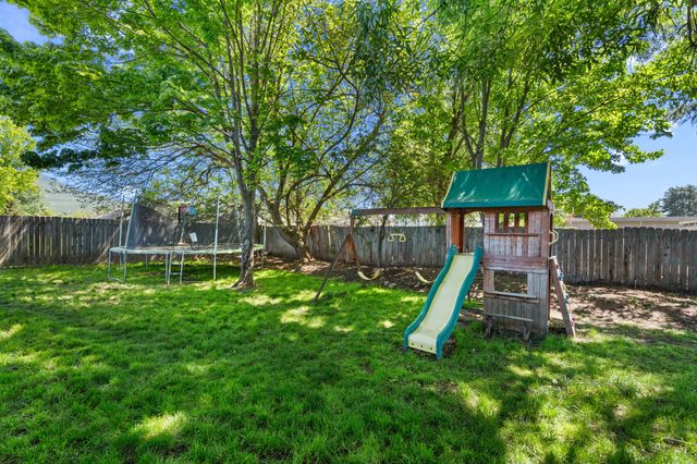 2190 Delta Waters Road, Medford, OR 97504