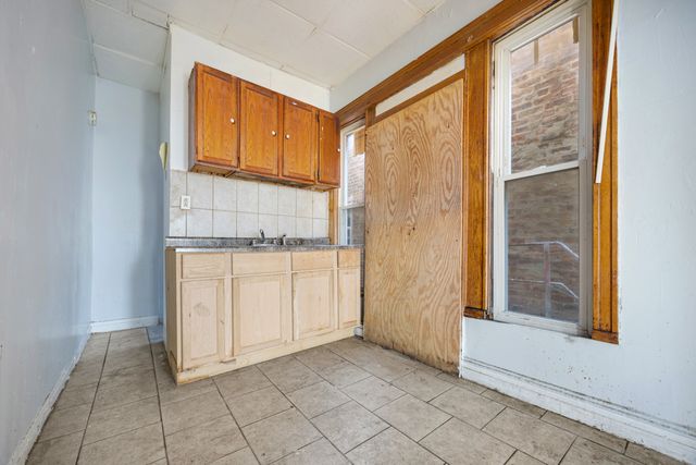 7241 S Yale Avenue, Chicago, IL 60621