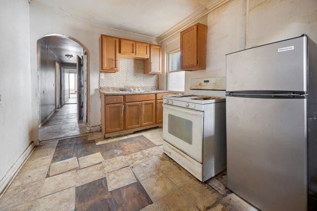 7241 S Yale Avenue, Chicago, IL 60621