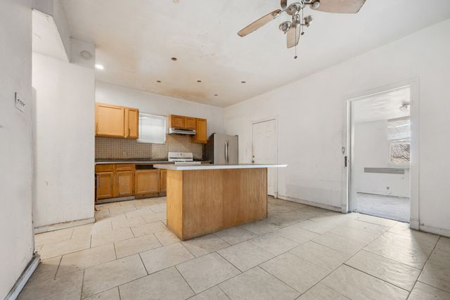 7241 S Yale Avenue, Chicago, IL 60621