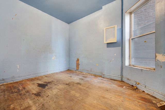 7241 S Yale Avenue, Chicago, IL 60621