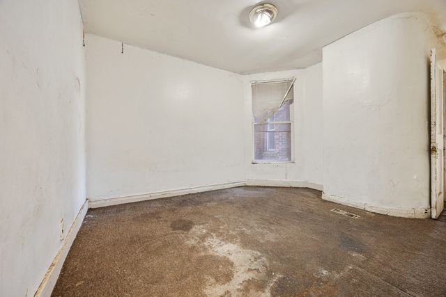 7241 S Yale Avenue, Chicago, IL 60621