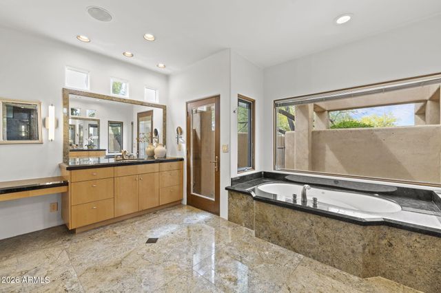 8130 E WILLIAMS Drive, Scottsdale, AZ 85255