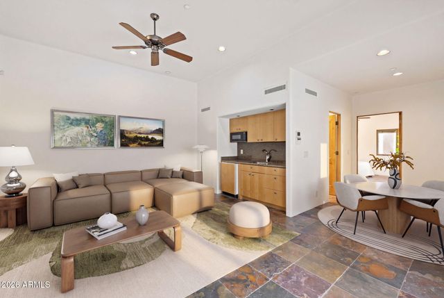 8130 E WILLIAMS Drive, Scottsdale, AZ 85255